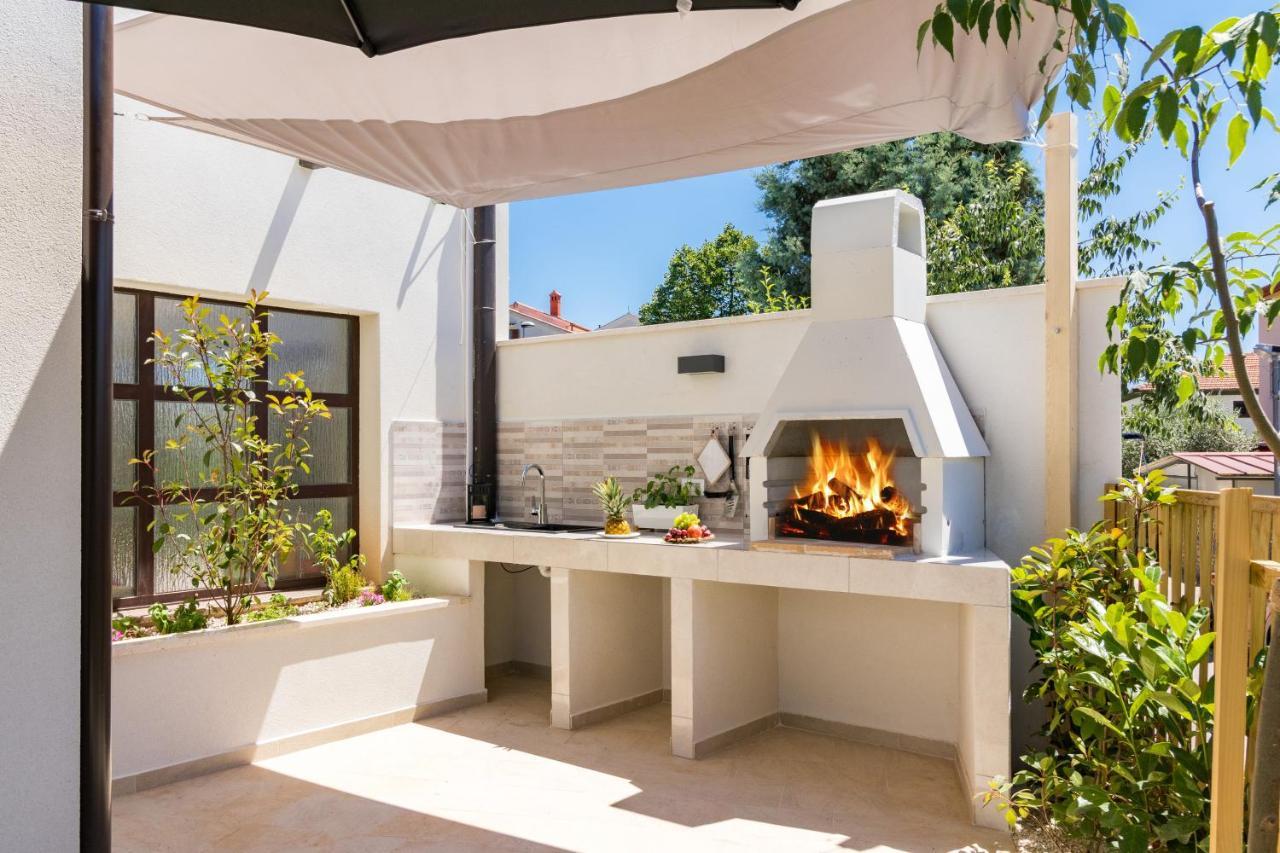 Villa Elena Deluxe Mit Whirlpool Und Beheiztem Pool Am Meer Und Wunderschoenen Blick Auf Die Brijuni Inseln ฟาชานา ภายนอก รูปภาพ