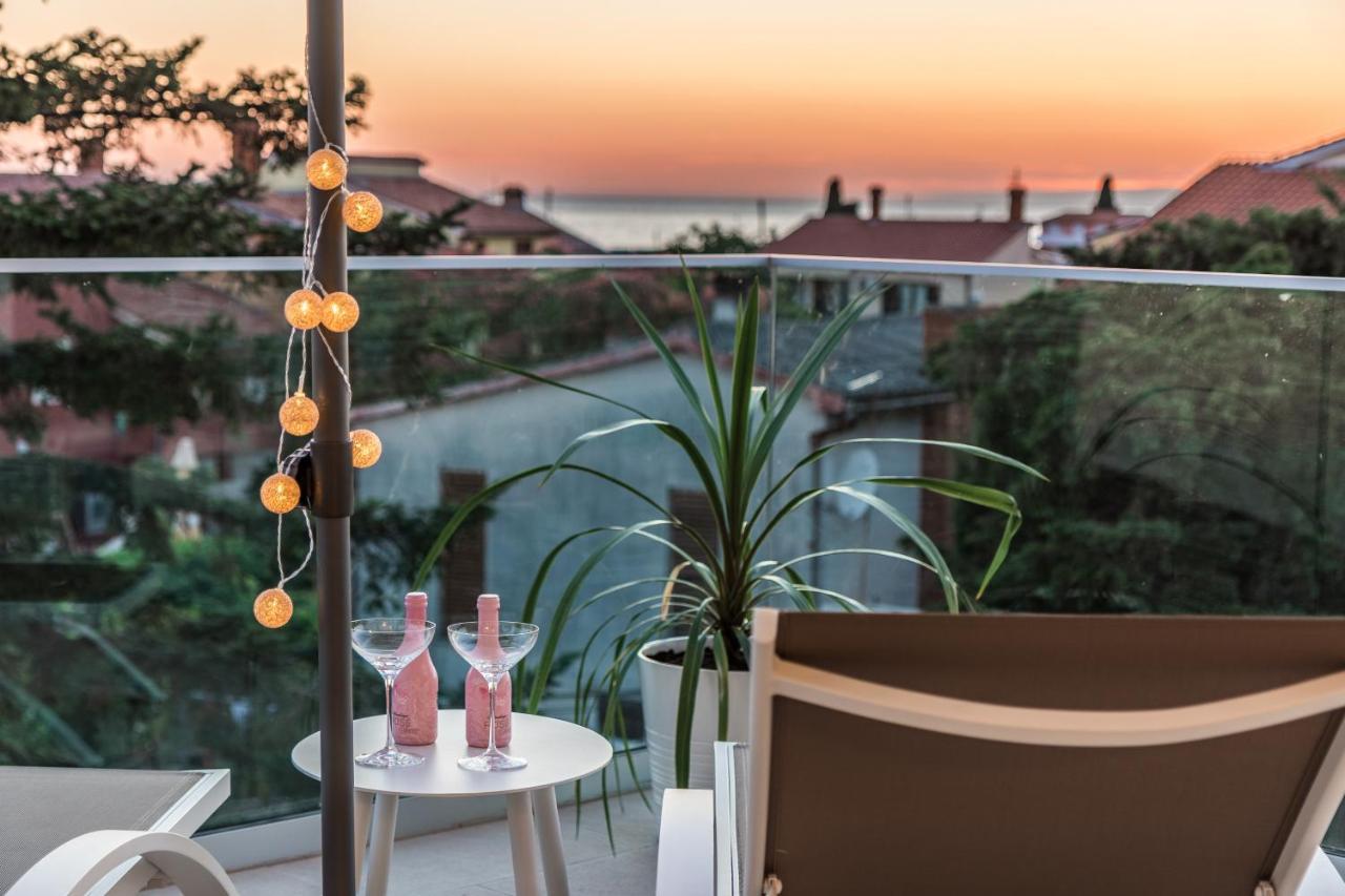 Villa Elena Deluxe Mit Whirlpool Und Beheiztem Pool Am Meer Und Wunderschoenen Blick Auf Die Brijuni Inseln ฟาชานา ภายนอก รูปภาพ
