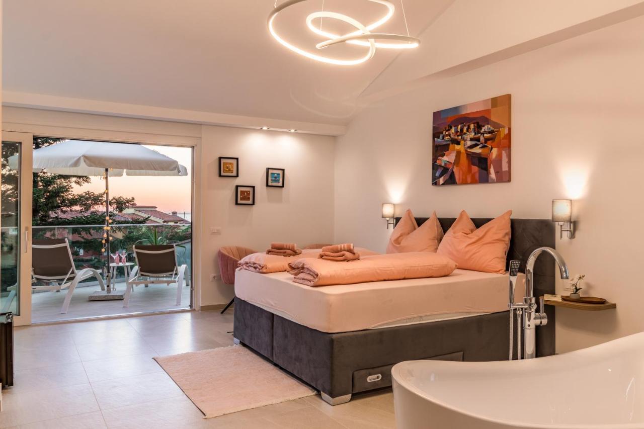 Villa Elena Deluxe Mit Whirlpool Und Beheiztem Pool Am Meer Und Wunderschoenen Blick Auf Die Brijuni Inseln ฟาชานา ภายนอก รูปภาพ