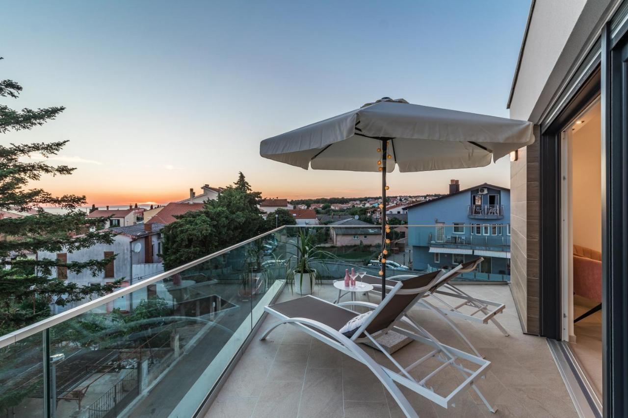 Villa Elena Deluxe Mit Whirlpool Und Beheiztem Pool Am Meer Und Wunderschoenen Blick Auf Die Brijuni Inseln ฟาชานา ภายนอก รูปภาพ