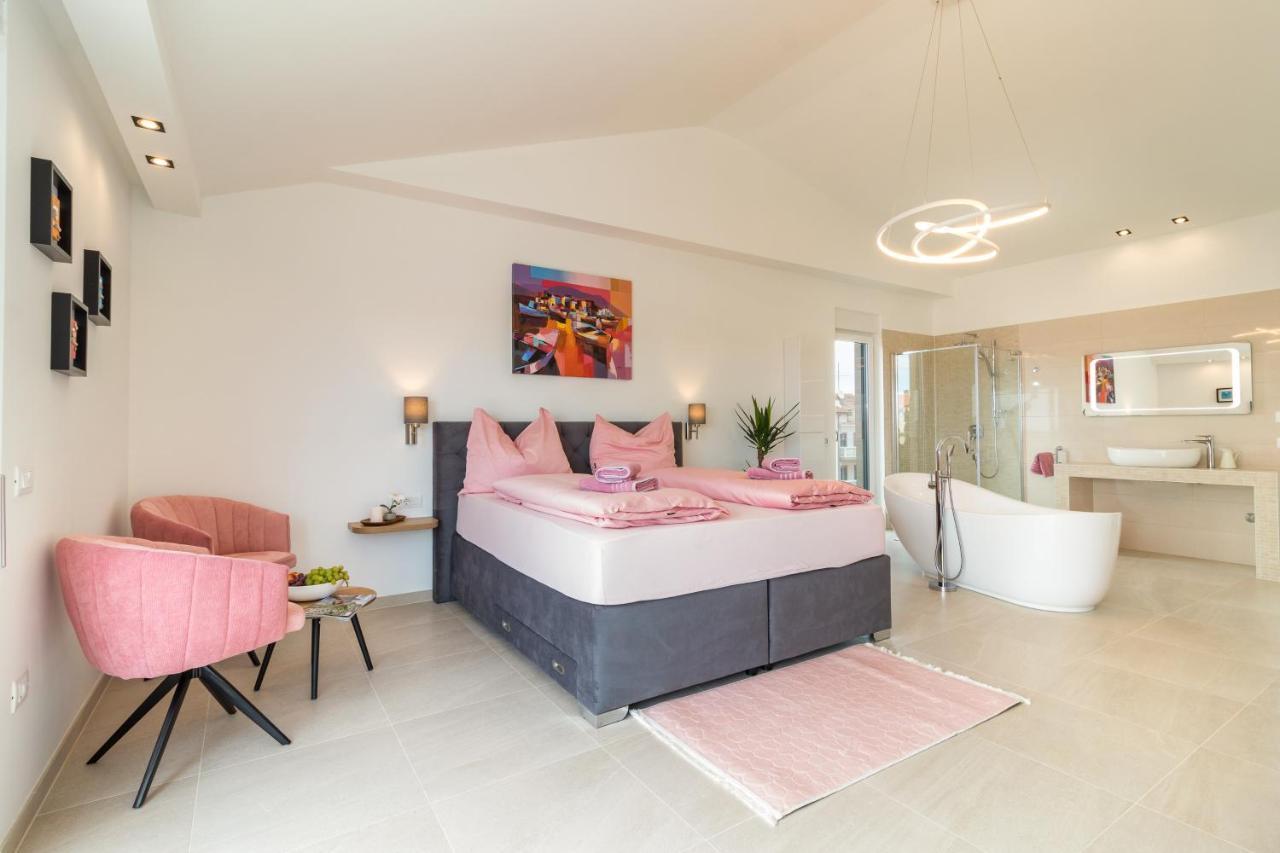 Villa Elena Deluxe Mit Whirlpool Und Beheiztem Pool Am Meer Und Wunderschoenen Blick Auf Die Brijuni Inseln ฟาชานา ภายนอก รูปภาพ