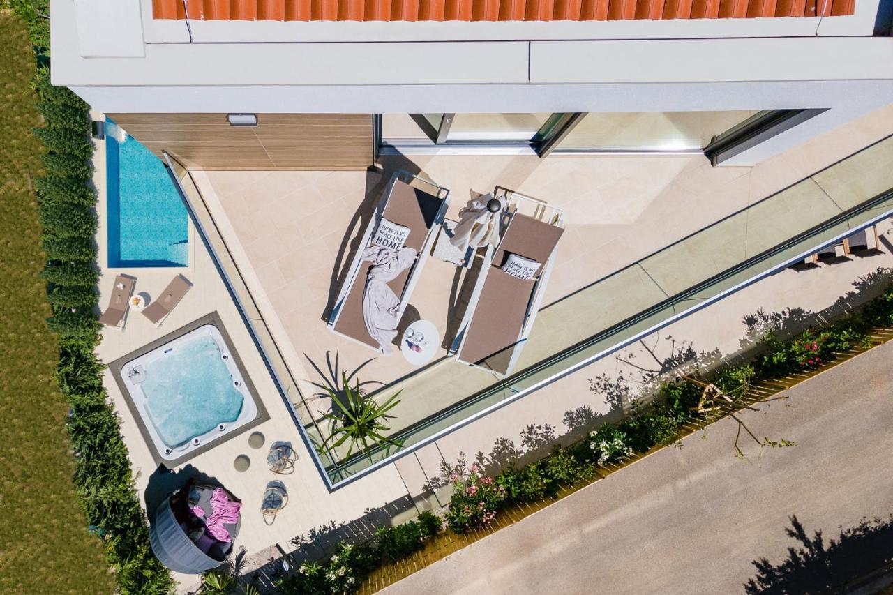 Villa Elena Deluxe Mit Whirlpool Und Beheiztem Pool Am Meer Und Wunderschoenen Blick Auf Die Brijuni Inseln ฟาชานา ภายนอก รูปภาพ