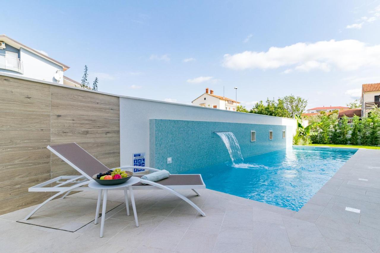 Villa Elena Deluxe Mit Whirlpool Und Beheiztem Pool Am Meer Und Wunderschoenen Blick Auf Die Brijuni Inseln ฟาชานา ภายนอก รูปภาพ