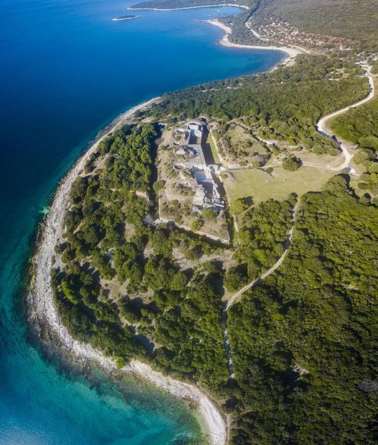 Villa Elena Deluxe Mit Whirlpool Und Beheiztem Pool Am Meer Und Wunderschoenen Blick Auf Die Brijuni Inseln ฟาชานา ภายนอก รูปภาพ