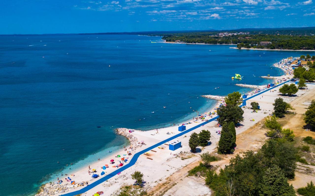 Villa Elena Deluxe Mit Whirlpool Und Beheiztem Pool Am Meer Und Wunderschoenen Blick Auf Die Brijuni Inseln ฟาชานา ภายนอก รูปภาพ